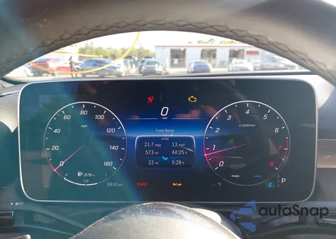 2025 Mercedes-Benz C 300 z USA, uszkodzony, nr VIN W1KAF4GB4SR276705